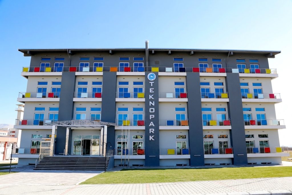 Niğde Ömer Halisdemir Üniversitesi Teknopark binası